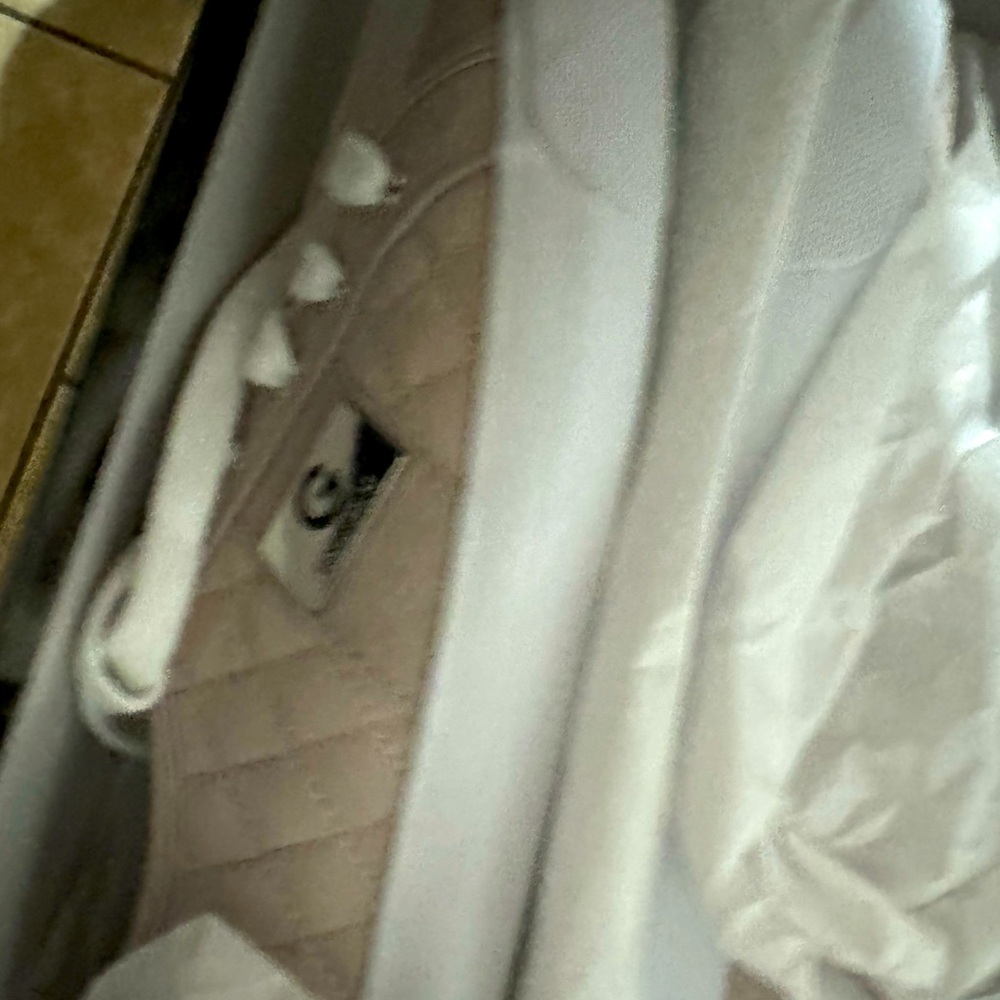 Guess sneaker